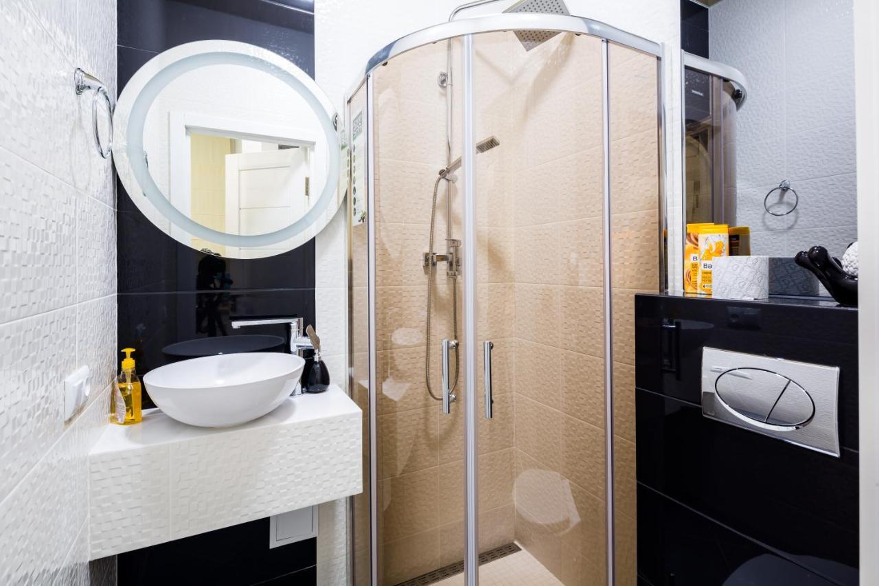 Leogrand Vip Apartments On Pidhirna 3 Λβιβ Εξωτερικό φωτογραφία