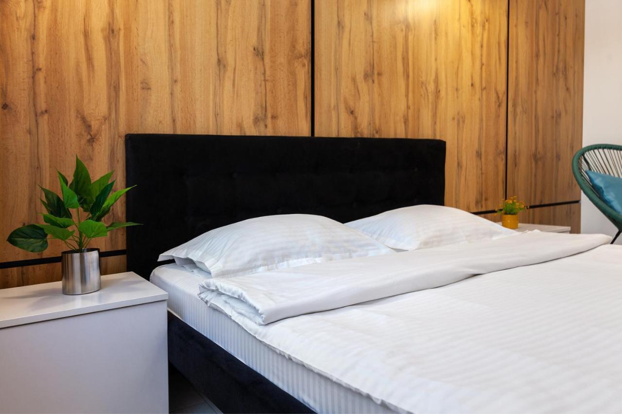Leogrand Vip Apartments On Pidhirna 3 Λβιβ Εξωτερικό φωτογραφία